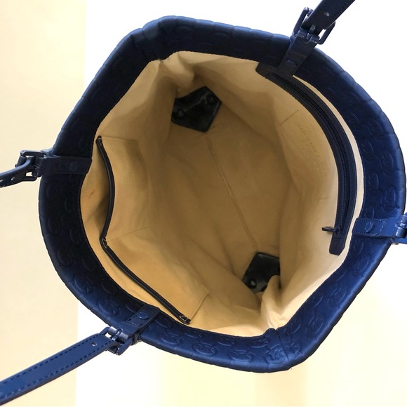 Michael Kors Neoprene & Patent Leather Tote Gently Used. Excellent Condition! - Picture 7 of 9